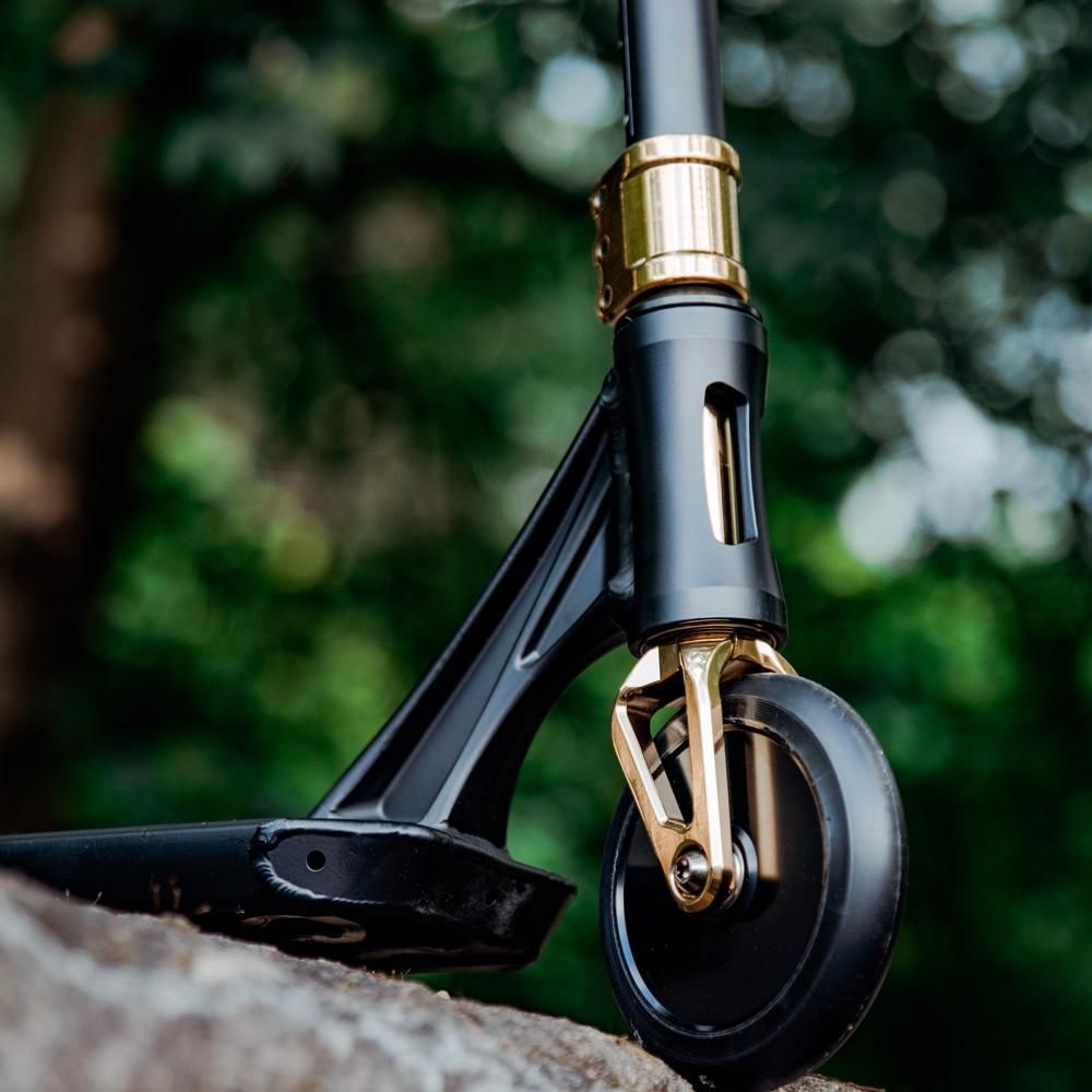 Movino Kraken (negru/auriu)